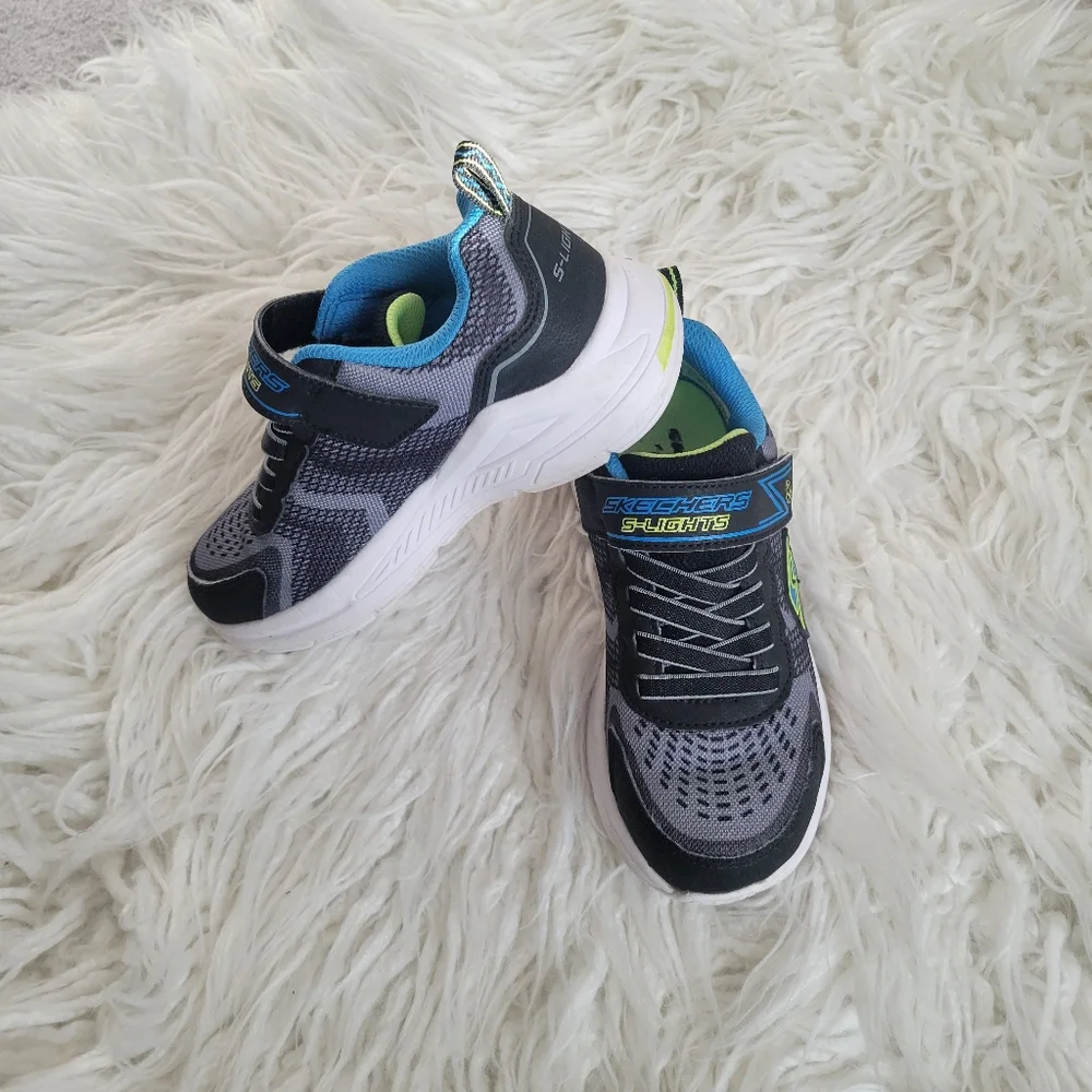 Skechers S-Lights Tri-Namics Light-Up Boys' Shoes - Picture 4 of 10